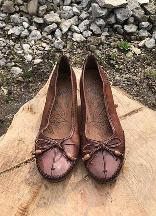 Зручні брендові шкіряні туфлі jana