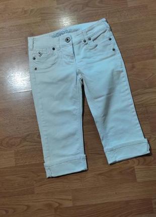 Белые джинсовые бриджи xs