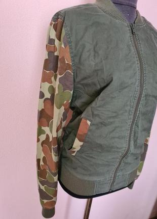 Бомбер кольору хакі asos 2