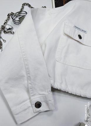 Джинсовая белая куртка.5 фото