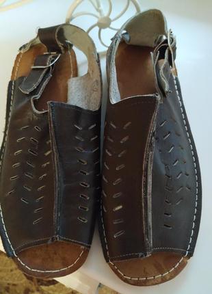 Босоніжки шкіряні