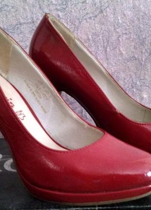 Туфли женские красные tamaris3 фото