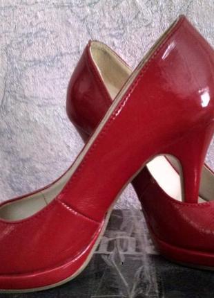 Туфли женские красные tamaris1 фото