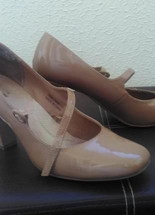 Шкіряні офісні пудрові туфлі