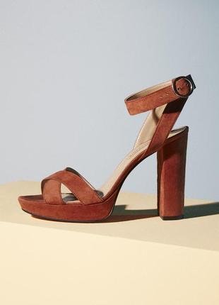 Дизайнерські босоніжки bcbgmaxazria 39,5