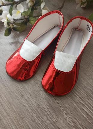 Глянцевые красные чешки 3