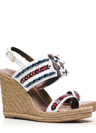 Босоножки на танкетке tory burch