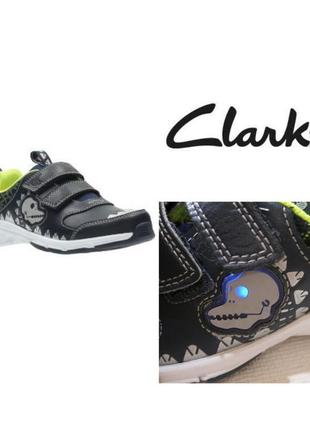 Шкіряні дитячі кросівки clarks з мигалками-динозаврами р. 24