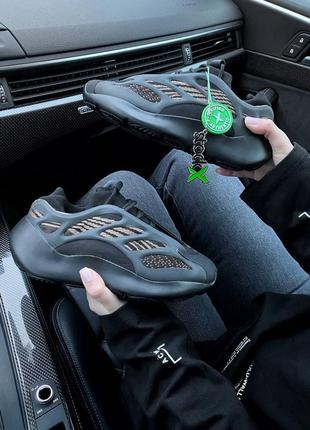 Кросівки adidas yeezy 700 v3