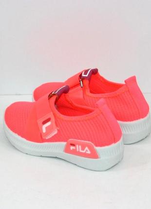 Коралловые яркие кроссовки
для девочек6 фото