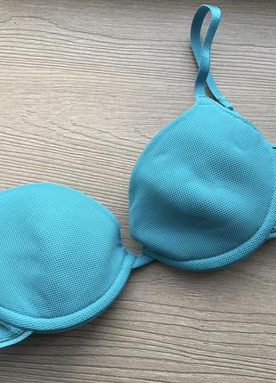 Яскравий бюстгалтер від intimissimi, італія