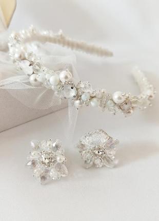 Набір весільних прикрас обруч і сережки пуссети, білого перламутрового кольору