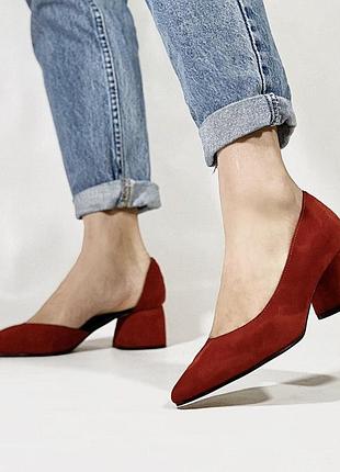 Туфли из натуральной красной замши на низком каблуке 5,5см