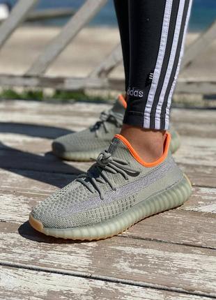 Женские кроссовки adidas yeezy boost v2 desert sage reflective