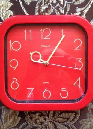 Часы настенные ярко красные 24 х25 см