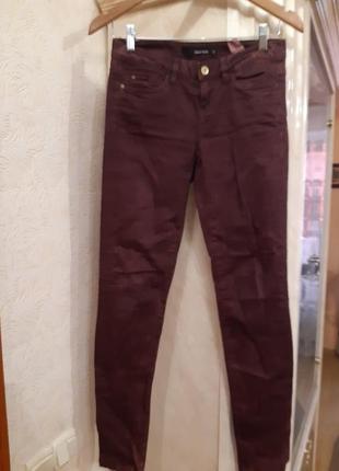 Бордові "варені" джинси скінні