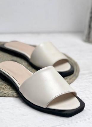 Шлепанцы из натуральной кожи