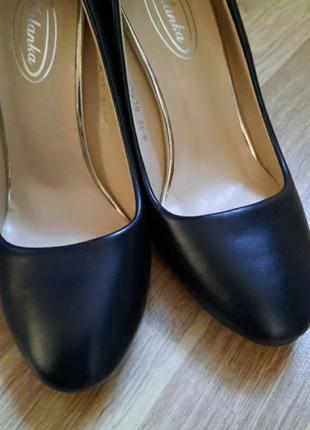 Туфлі на широкому каблуку/класичні туфлі/ чорні туфлі 36 розмір9 фото