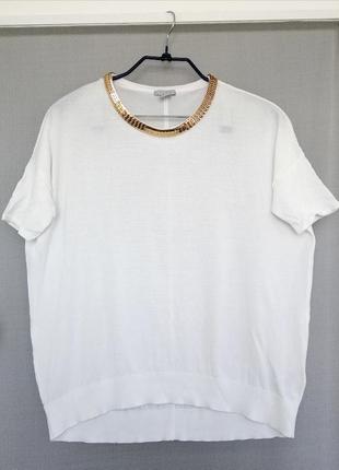 Нарядная вязанная футболка с ожерельем