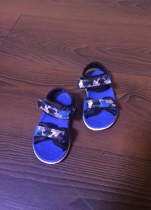 Босоніжки clark's