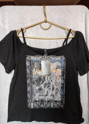 Футболка з відкритими плечима