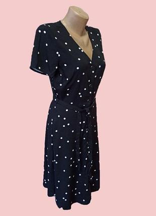 Платье черное в белый горох.