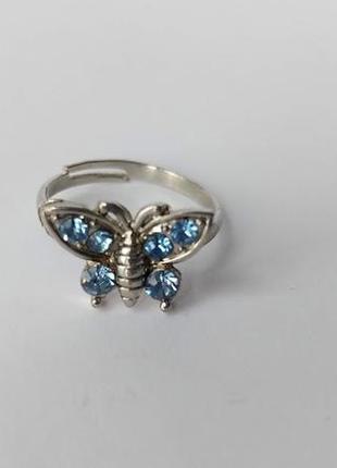 Колечко раздвижное  с камушками, бабочка. диаметр минимально  17. мм.