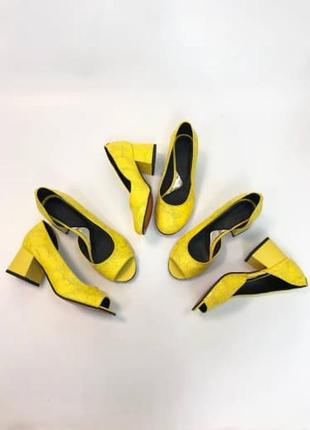 Туфли из натуральной желтой кожи на низком каблуке 5см3 фото