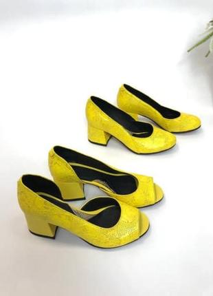 Туфли из натуральной желтой кожи на низком каблуке 5см