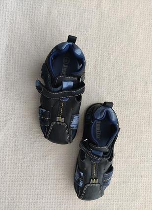 Детские босоножки