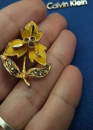 Вінтажна брошка