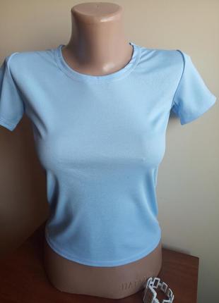 Актуальная легкая базовая женская футболка короткий рукав голубая небольшой размер женская6 фото