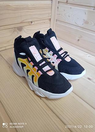 Жіночі кросівки чорні