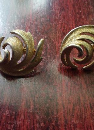 Сережки з елітної біжутерії