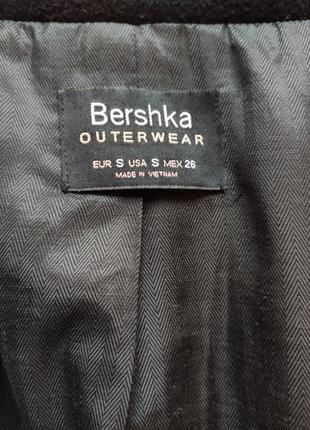 Черное демисезонное пальто от bershka10 фото