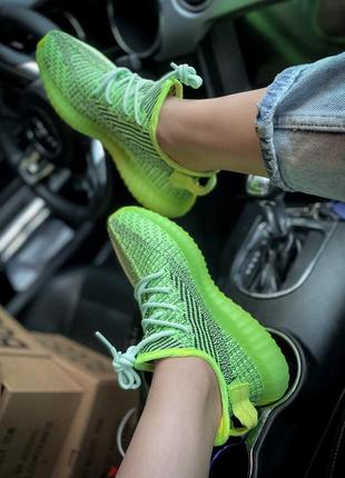 Yeezy boost 350 yeezreel
neon green рефлективные светящиеся неоновые кроссовки3 фото