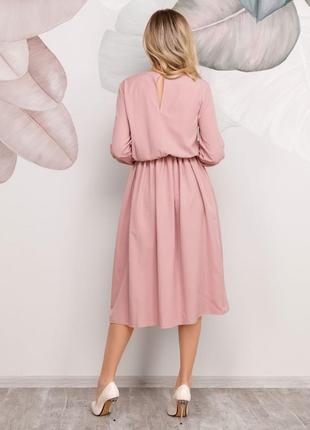 Розовое классическое приталенное платье2 фото