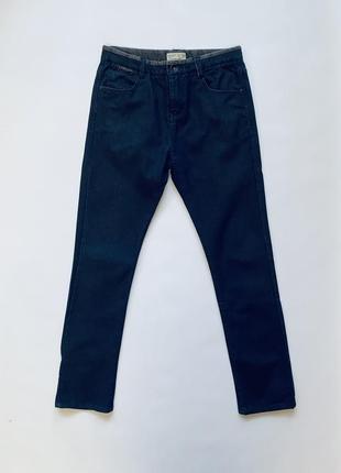 Синие подростковые брюки zara с серым кантом на поясе
