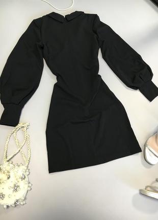 Стильное маленькое чёрное платье с пышными рукавами tfnc7 фото