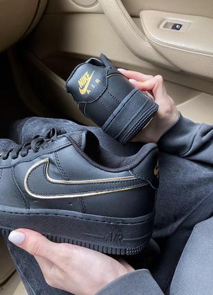 Жіночі чорні кросівки найк айр форс nike air force 1 07 essential black6 фото