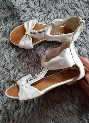 Босоніжки, босоніжки