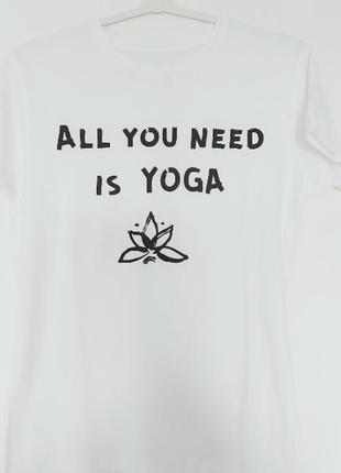 Футболка для йоги с надписью all you need is yoga белая, хлопок3 фото