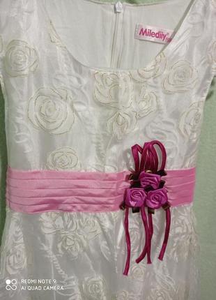 Х7. біла нарядна сукня плаття на дівчинку з трояндами пишне з блисеом атлас шифон бавовна miledi2 фото