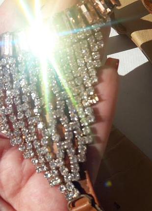 Классные босоножки с шикарными камнями