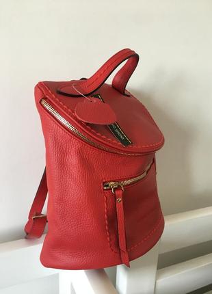 Красный кожаный рюкзак ,италия2 фото