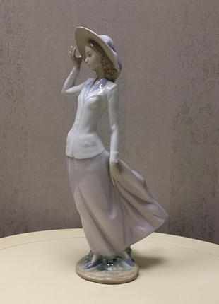 Порцелянова статуетка lladro «ветренный опівдні».