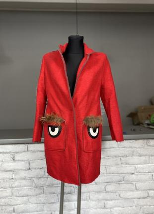 Пальто красное с глазками на маленькую девочку