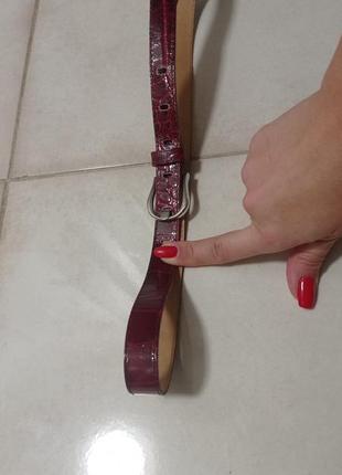 Лакова шкіра бордовий пояс