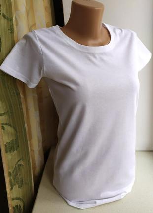 Жіноча біла футболка базова однотонна класична приталені fruit of the loom4 фото