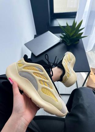 Кроссовки adidas yeeze 700 v33 фото